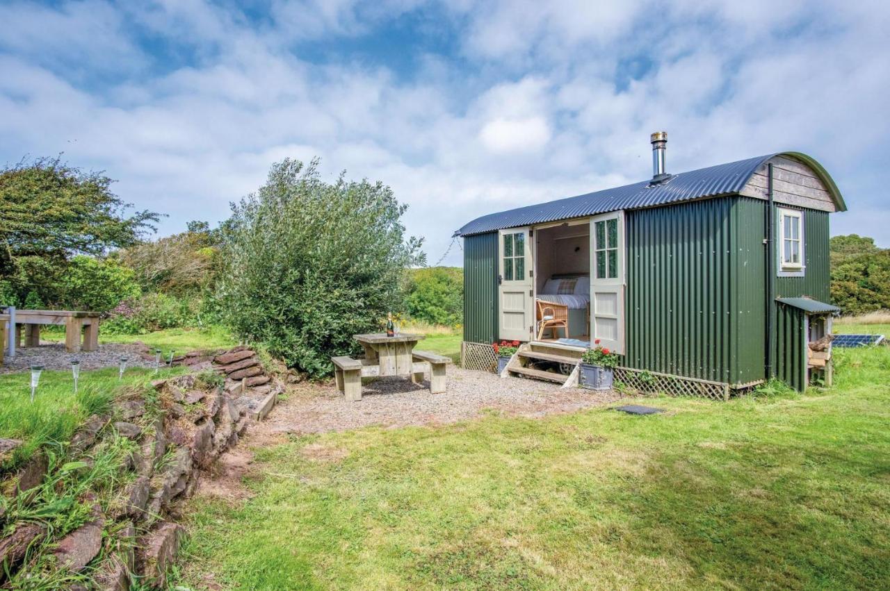 Haven View - 1 Bedroom Shepherds Hut - St Ishmaels Saint Ishmaels  Exterior photo